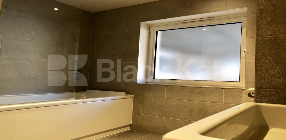 			NEW INSTRUCTION, 2 Bedroom, 1 bath, 1 reception Flat			 Strutton Ground - Lesley Court , St James`s Park / Westminster 